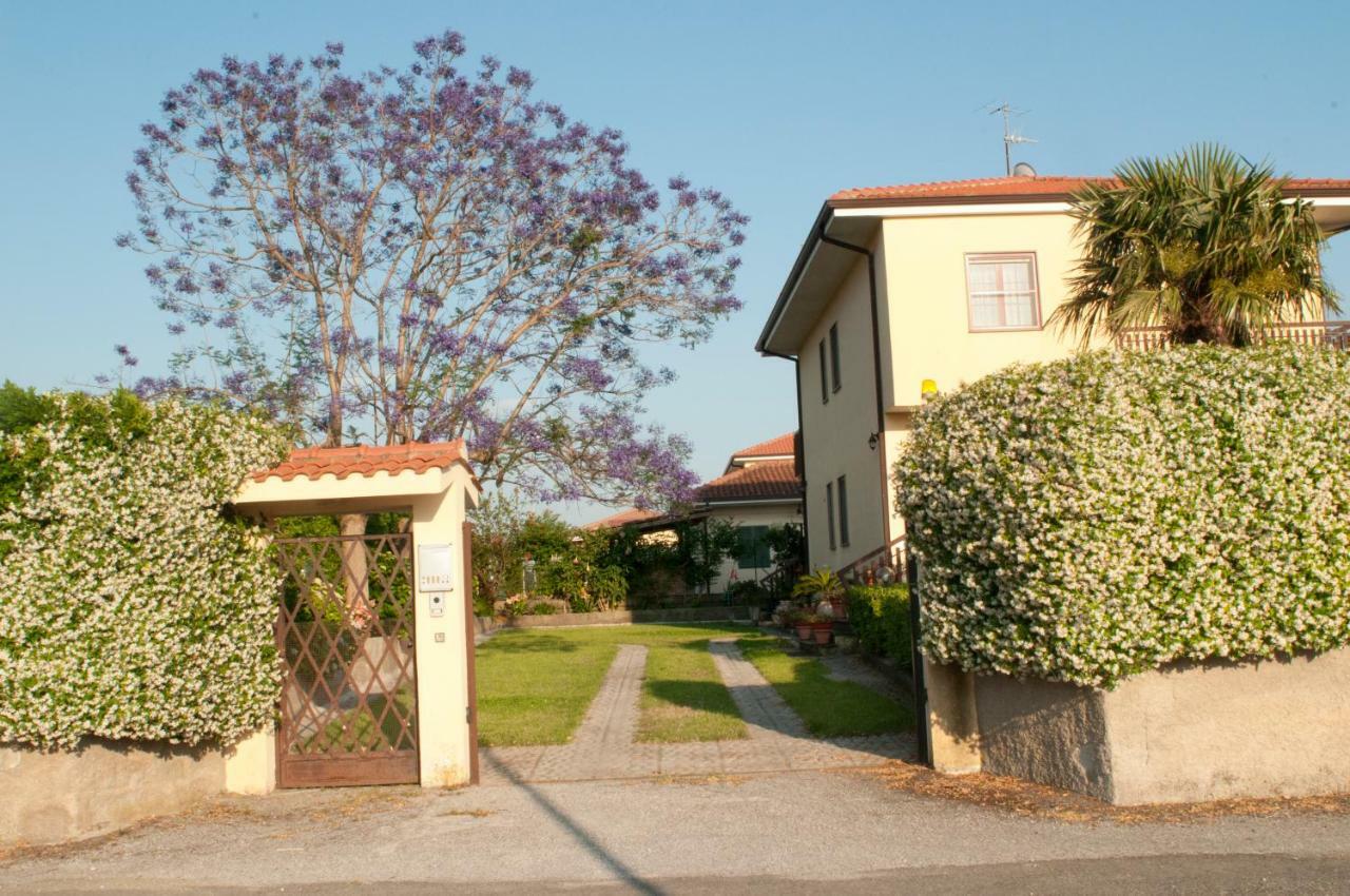 B&B Villa Dei Fiori Санта-Эуфемия-Ламеция Экстерьер фото