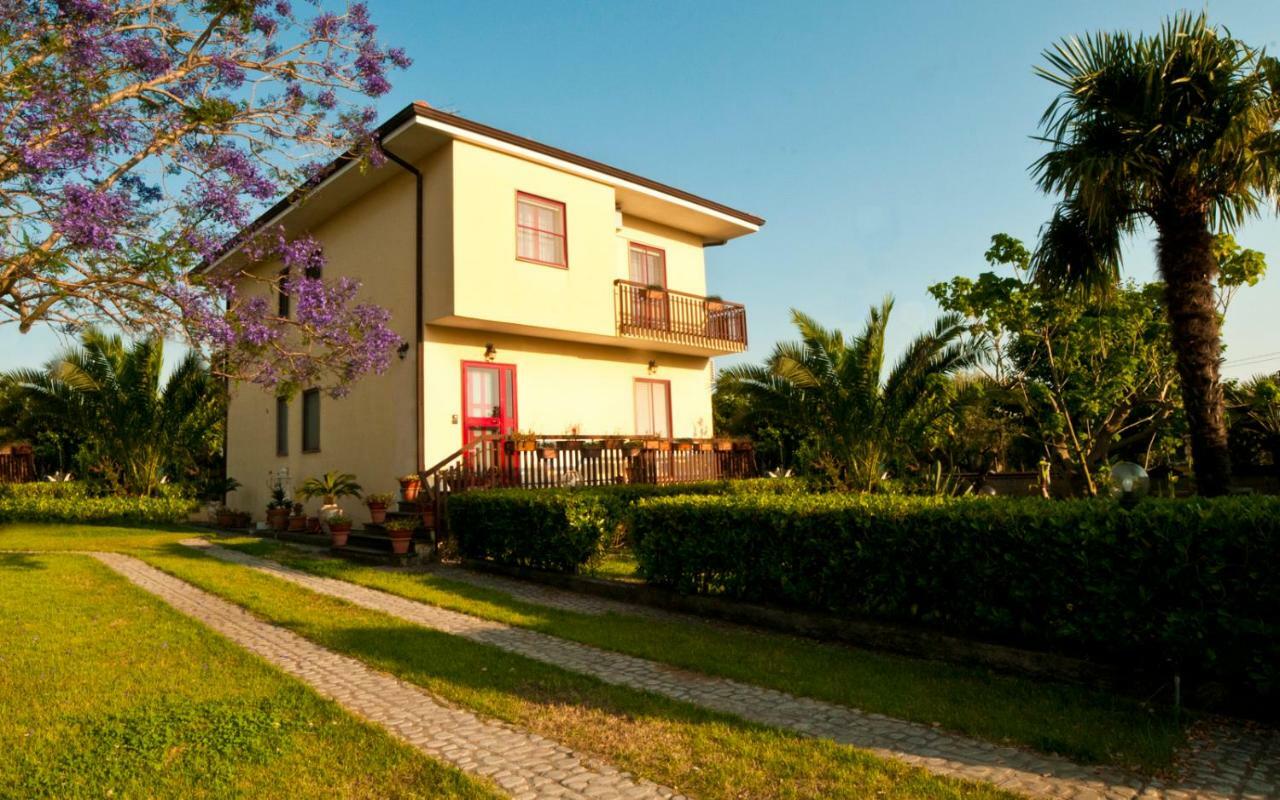 B&B Villa Dei Fiori Санта-Эуфемия-Ламеция Экстерьер фото